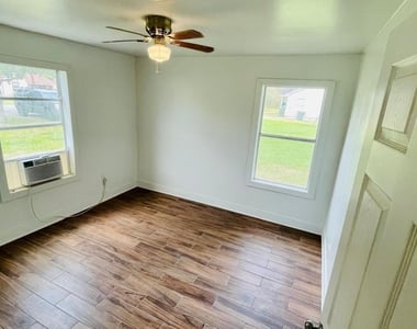1745 Rivercrest St - Photo Thumbnail 1