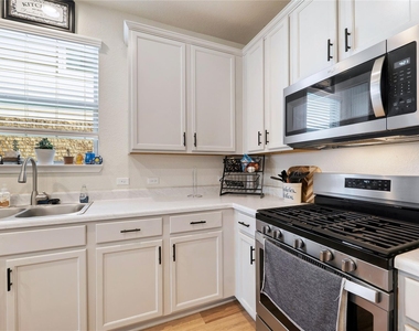 104 Quarryman Dr - Photo Thumbnail 7