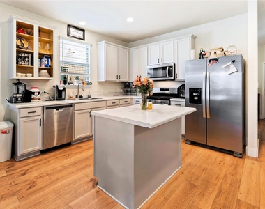 104 Quarryman Dr - Photo Thumbnail 8