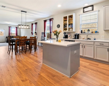 104 Quarryman Dr - Photo Thumbnail 6