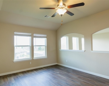 7993 Arezzo Dr - Photo Thumbnail 14