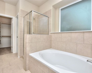 7993 Arezzo Dr - Photo Thumbnail 18