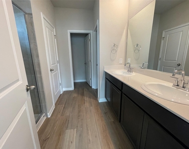 404 Grasslands Trl - Photo Thumbnail 18