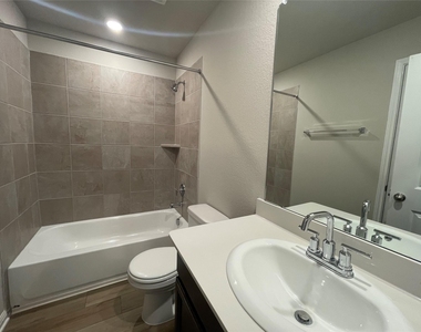 404 Grasslands Trl - Photo Thumbnail 12