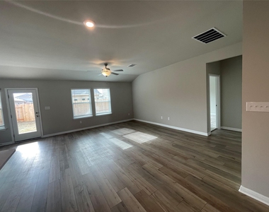 404 Grasslands Trl - Photo Thumbnail 10
