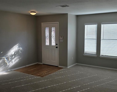 3037 Bradford Park Dr - Photo Thumbnail 1