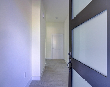 2005 Uphill Ln - Photo Thumbnail 5