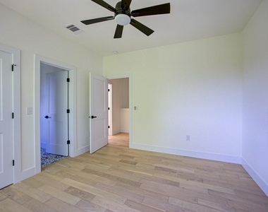 2005 Uphill Ln - Photo Thumbnail 25