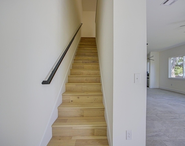 2005 Uphill Ln - Photo Thumbnail 18