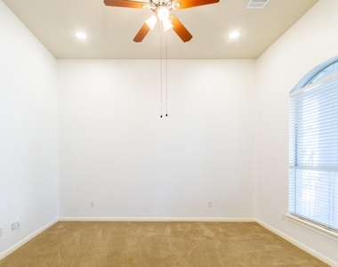 31 Lost Meadow Trl - Photo Thumbnail 5