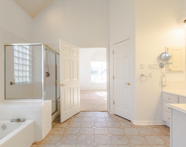 31 Lost Meadow Trl - Photo Thumbnail 19