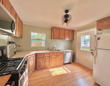 6615 Galindo St - Photo Thumbnail 3