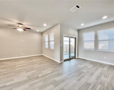 2913 Birch Park Path - Photo Thumbnail 17