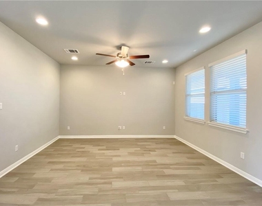 2913 Birch Park Path - Photo Thumbnail 17