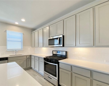 2913 Birch Park Path - Photo Thumbnail 13