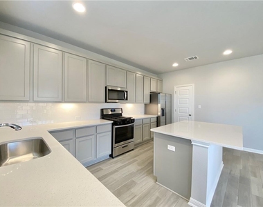 2913 Birch Park Path - Photo Thumbnail 4
