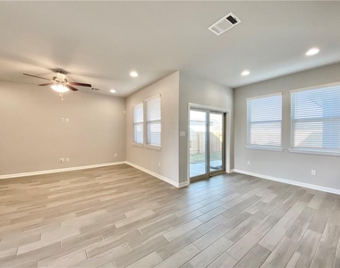 2913 Birch Park Path - Photo Thumbnail 14