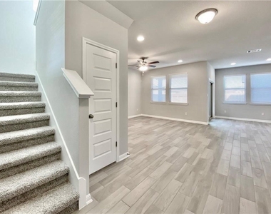 2913 Birch Park Path - Photo Thumbnail 4