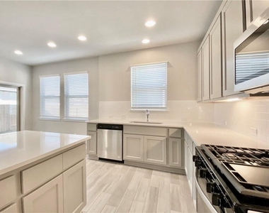 2913 Birch Park Path - Photo Thumbnail 15