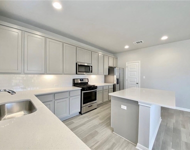 2913 Birch Park Path - Photo Thumbnail 7