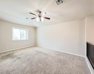 921 Heritage Springs Trl - Photo Thumbnail 18