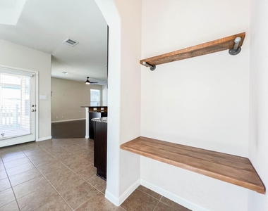 921 Heritage Springs Trl - Photo Thumbnail 12