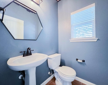921 Heritage Springs Trl - Photo Thumbnail 13