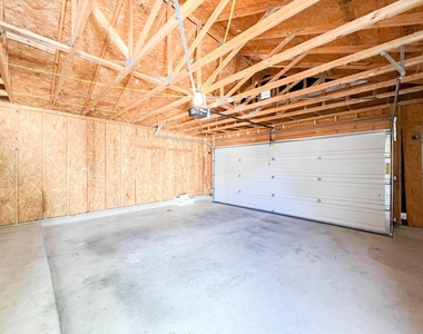 921 Heritage Springs Trl - Photo Thumbnail 21