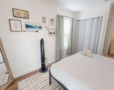 6409 Burns St - Photo Thumbnail 12