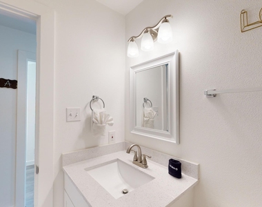6409 Burns St - Photo Thumbnail 7
