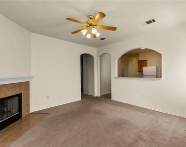 603 Wiley St - Photo Thumbnail 4