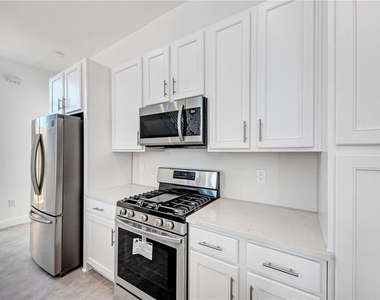 6111 Begonia Cir - Photo Thumbnail 9