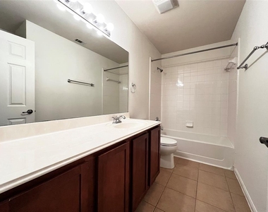 9500 Castle Pines Dr - Photo Thumbnail 4