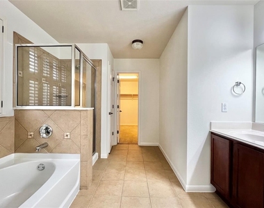 9500 Castle Pines Dr - Photo Thumbnail 11