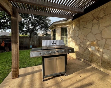 9500 Castle Pines Dr - Photo Thumbnail 17