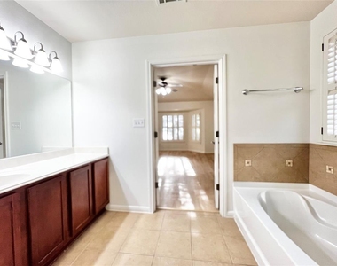 9500 Castle Pines Dr - Photo Thumbnail 13