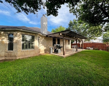 9500 Castle Pines Dr - Photo Thumbnail 18