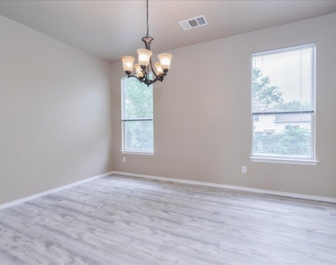 1501 Sweet Leaf Ln - Photo Thumbnail 6