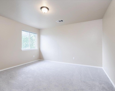1501 Sweet Leaf Ln - Photo Thumbnail 30