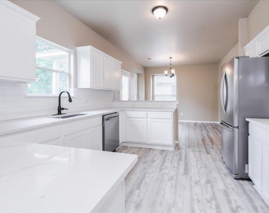 1501 Sweet Leaf Ln - Photo Thumbnail 9