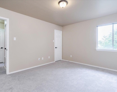 1501 Sweet Leaf Ln - Photo Thumbnail 31