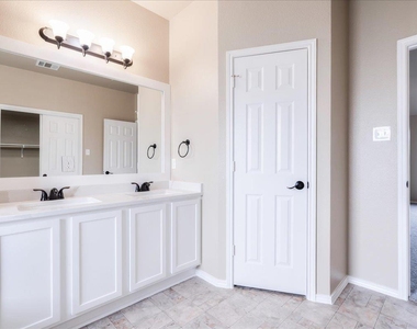 1501 Sweet Leaf Ln - Photo Thumbnail 23