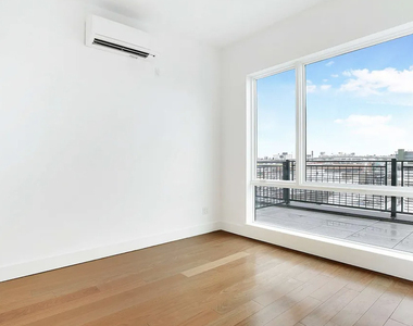 215 Freeman St 11222 - Photo Thumbnail 9