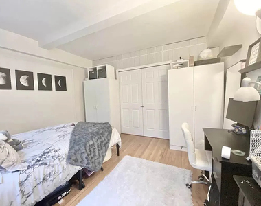328 East 43rd Street - Photo Thumbnail 11
