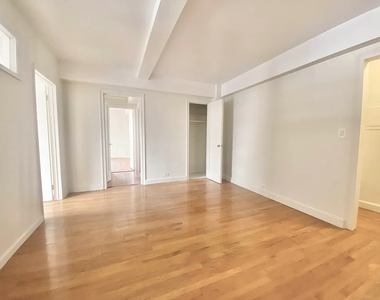 328 East 43rd Street - Photo Thumbnail 1