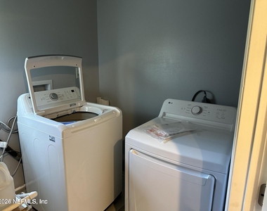 6660 Oriole Avenue - Photo Thumbnail 11