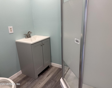 6660 Oriole Avenue - Photo Thumbnail 10