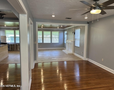 6660 Oriole Avenue - Photo Thumbnail 6