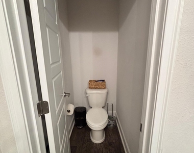 8112 Helmsley Boulevard - Photo Thumbnail 18