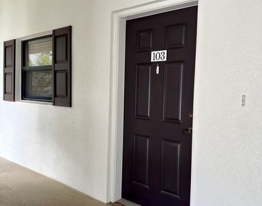 109 Laurel Wood Way - Photo Thumbnail 4